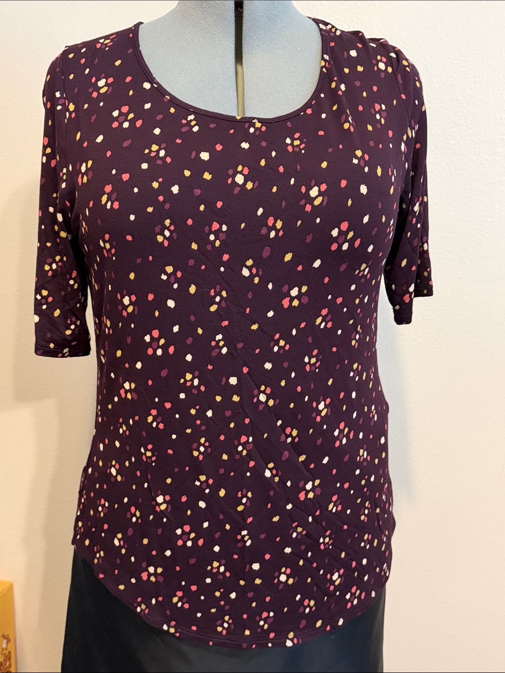 Women’s Wine-colored Short-Sleeve Printed Top
